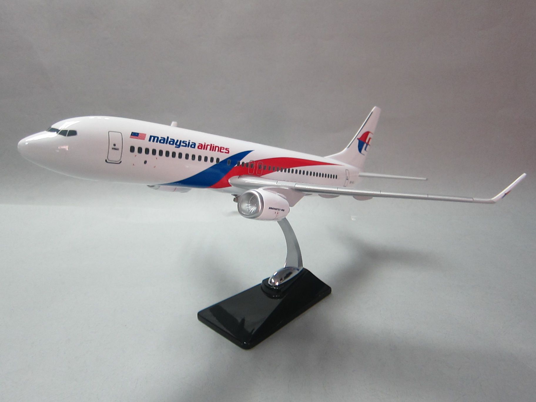 Model aircraft (47CM Malaysia Airlines B737) synthetic resin model aircraft simulation aircraft full figure