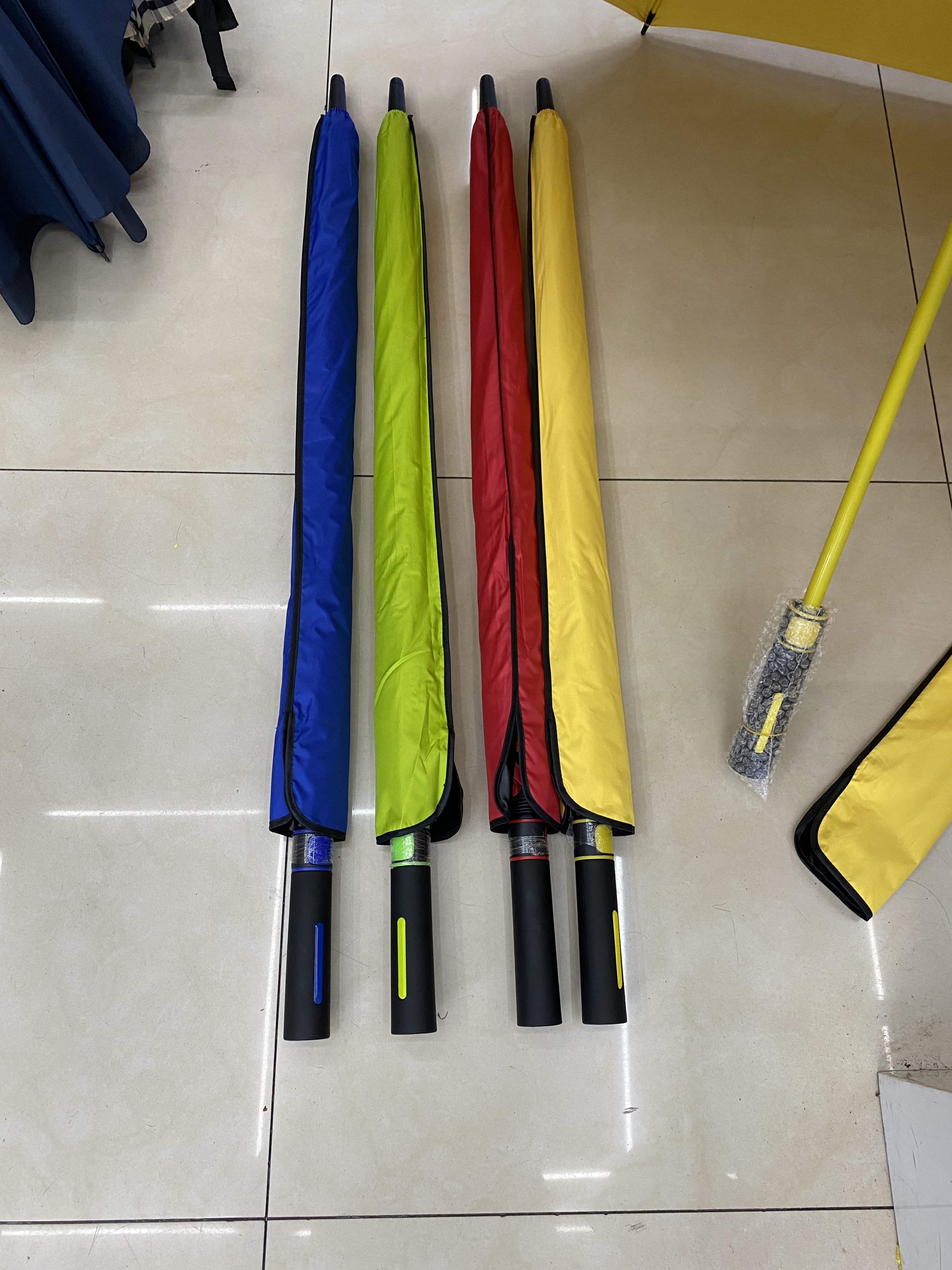 70/8K配色纤维黑胶自动伞详情图6