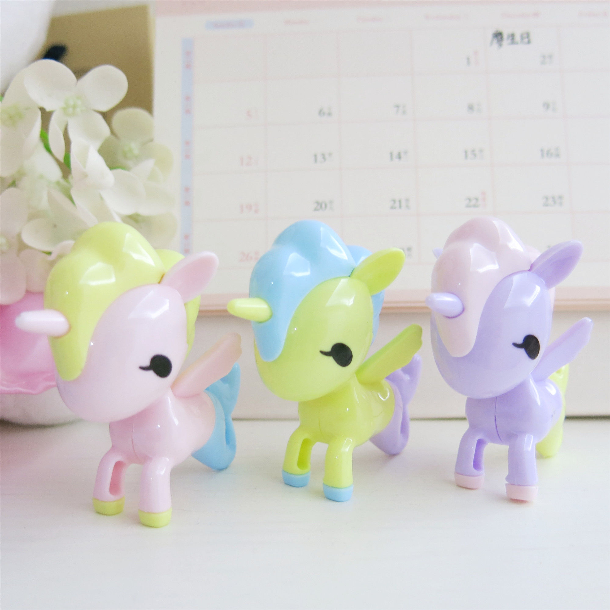 Fujia 8098 Unicorn Cartoon Pencil Sharpener, Mini and Cute Pencil sharpener for Children, Prize for Primary School students Application Scenario