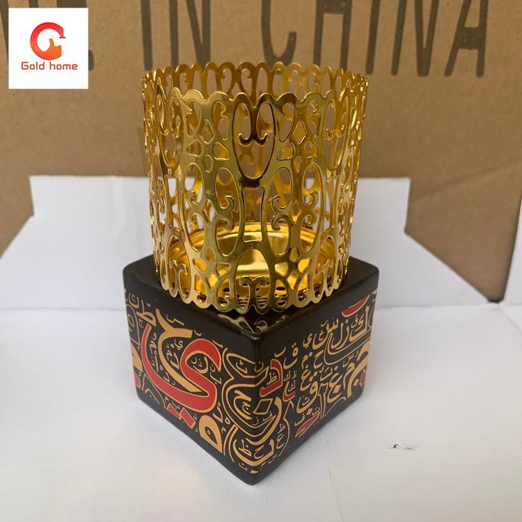 独特的陶瓷香炉和装饰用香炉细节图