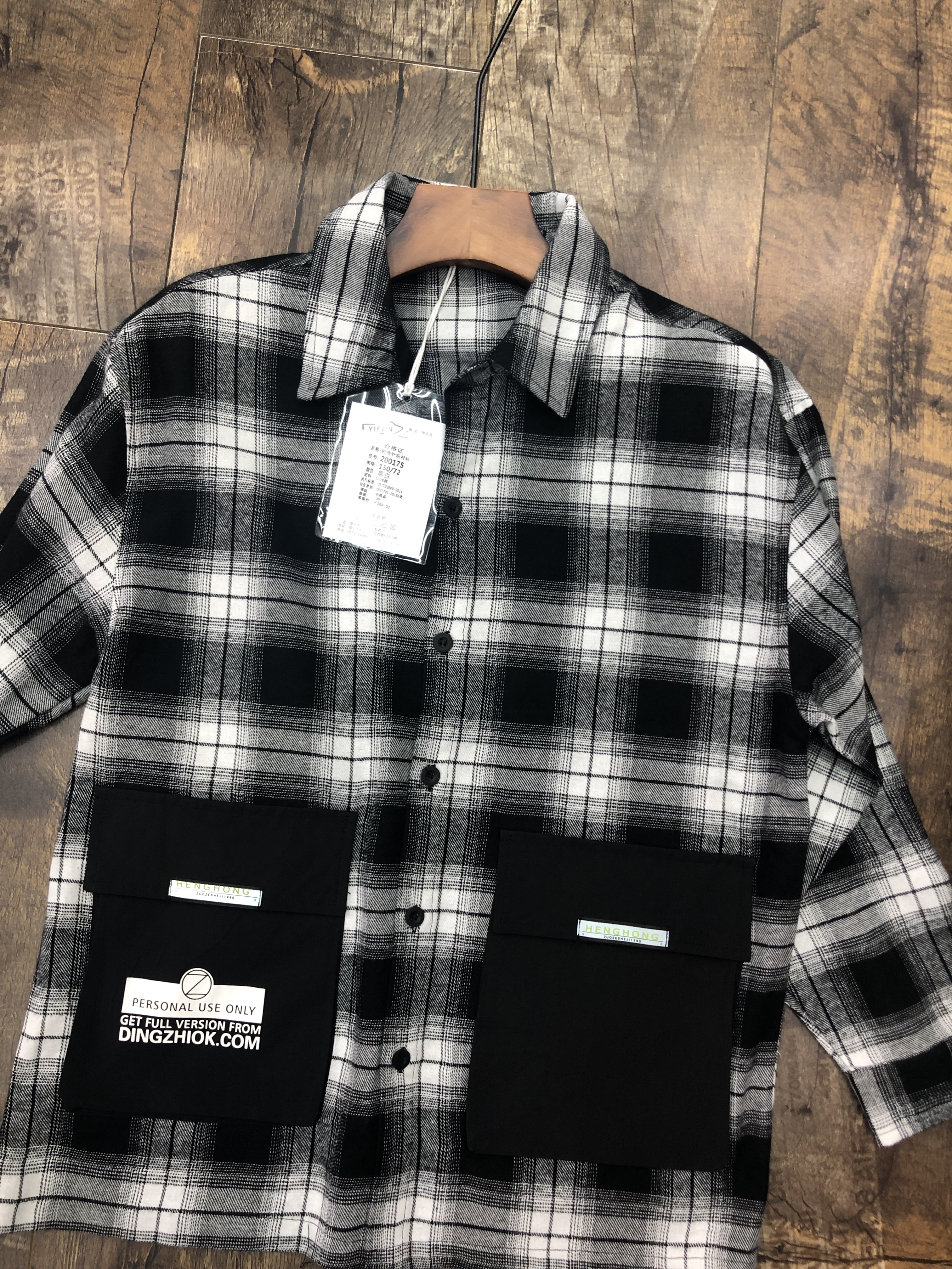 Yifan's new autumn and winter 2020 checked shirt fashion collection is now available. Red and black checks, black and white checks, sizes 150-160-170-180 undefined