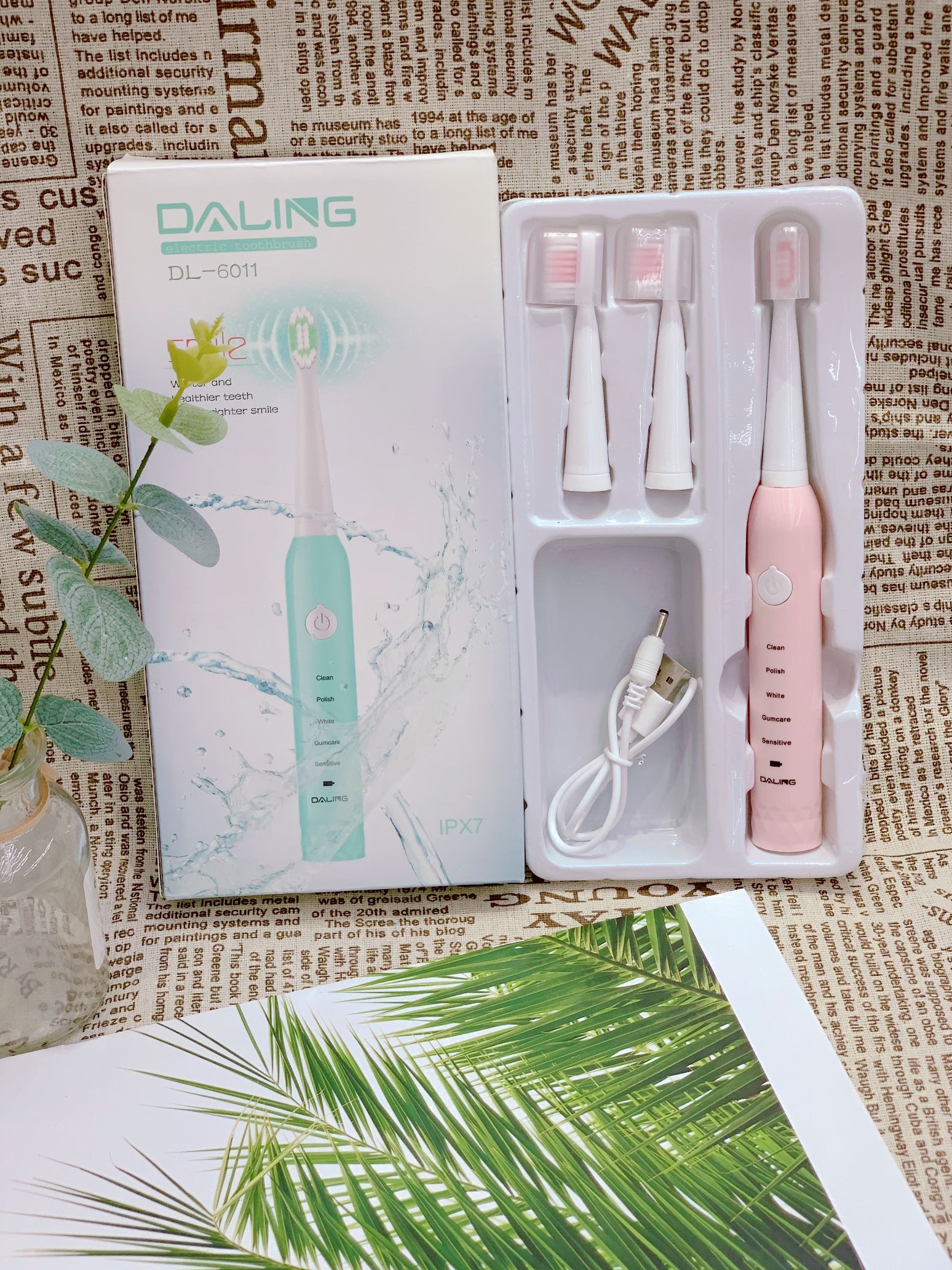 Daring DL-6011 multi-function electric toothbrush lithium-ion battery charge portable level 7 waterproof electric toothbrush cross border Application Scenario