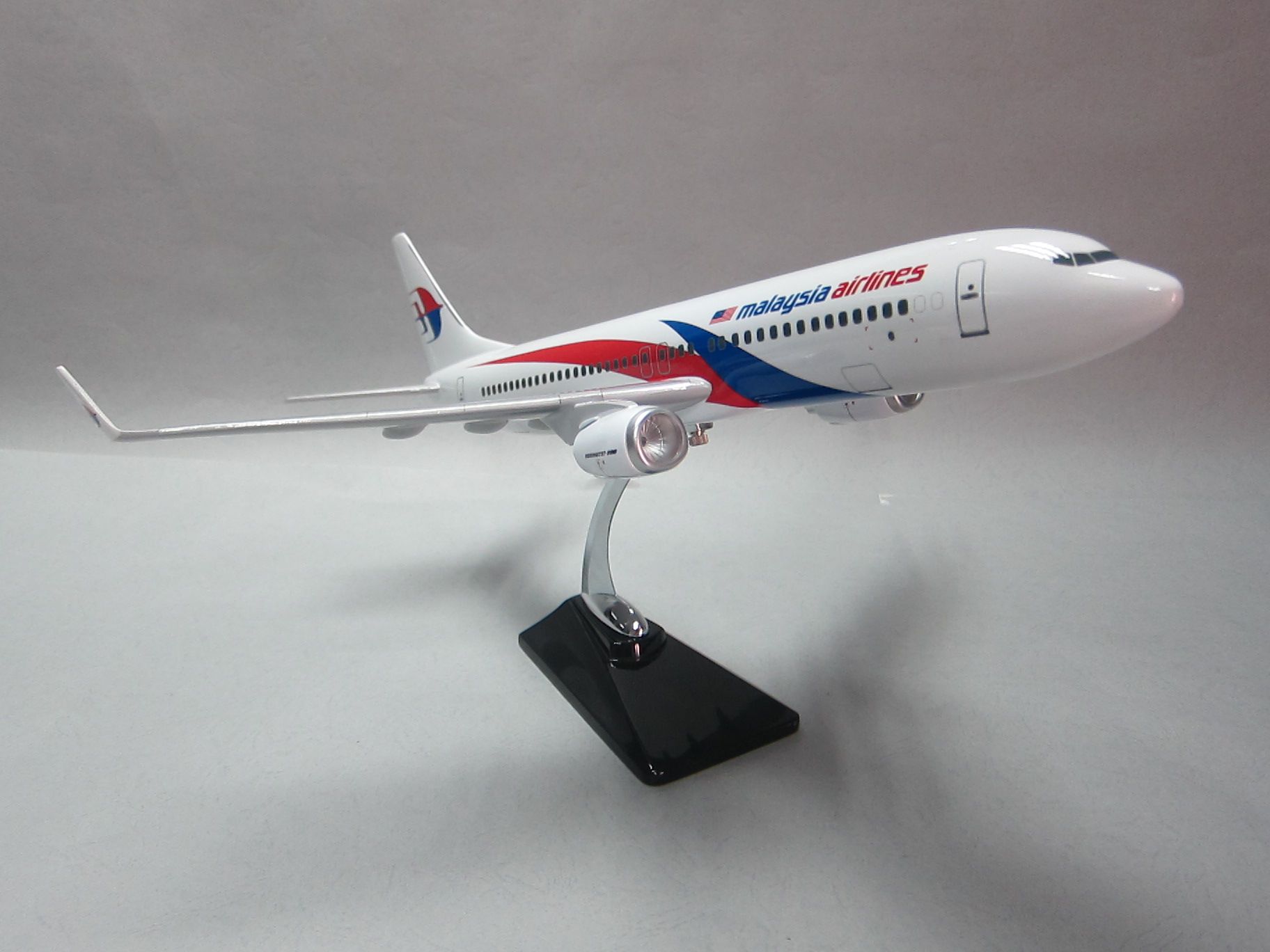 Model aircraft (47CM Malaysia Airlines B737) synthetic resin model aircraft simulation aircraft details Picture