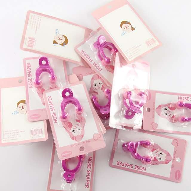 Simple makeup nose clip, a beauty tool wholesale support for customization, factory direct sales Item Picture