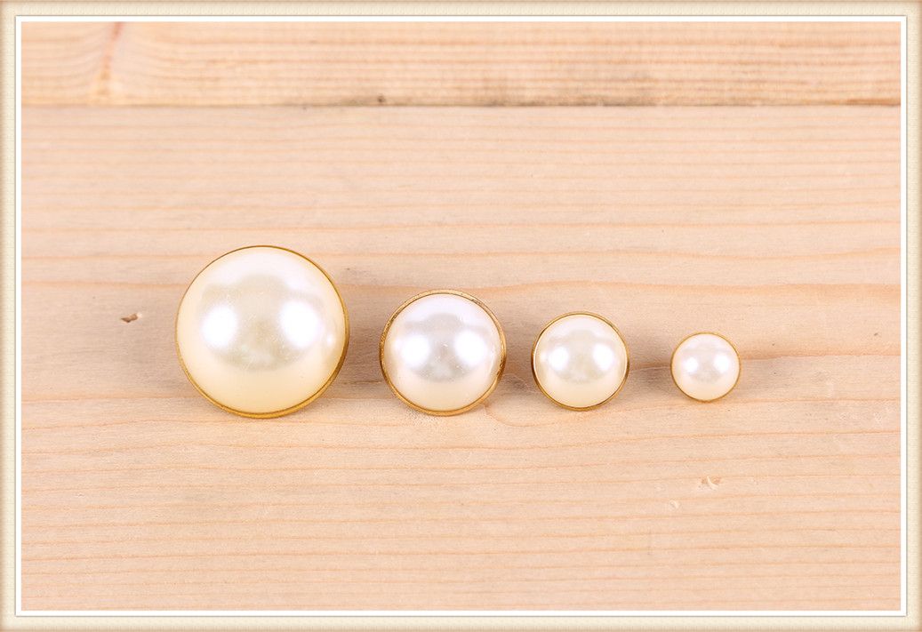 Pearl button QQ round versatile chanel-style shirt, women's decorative button cardigan shirt, black and white buttons Specification image