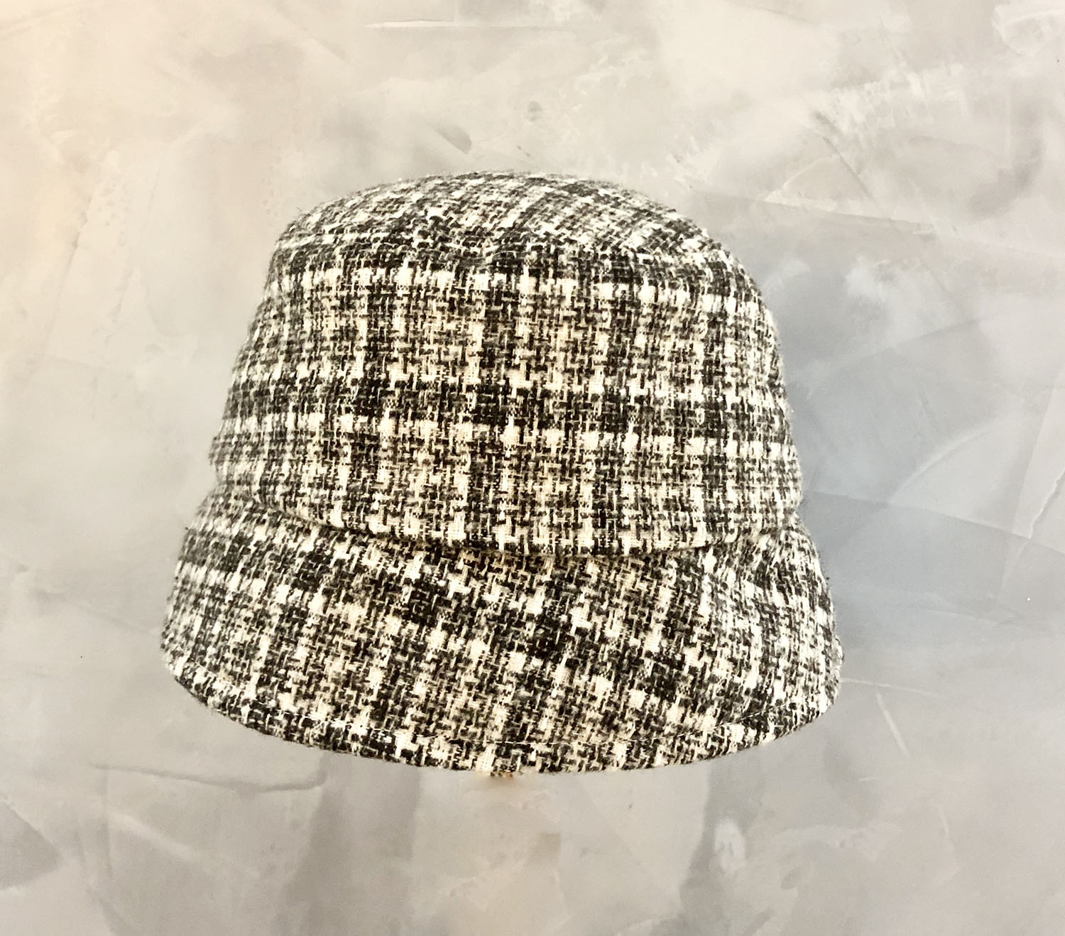 KK HAT's classic woolen bucket hat for autumn and winter is a versatile and fashionable wide hat for going out