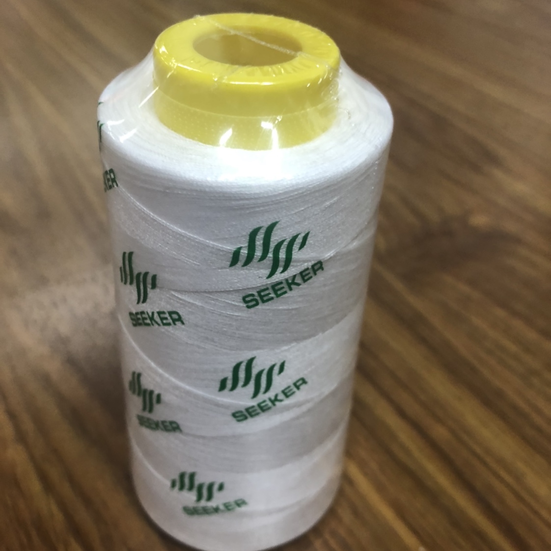 402 sewing thread Extra white 3000 yards