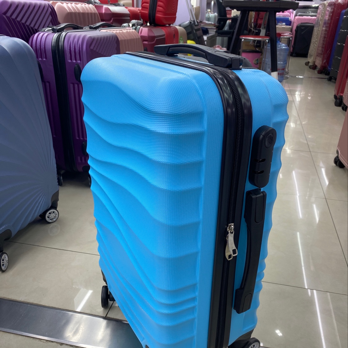 LC-111天蓝色ABS20寸拉链登机箱产品图