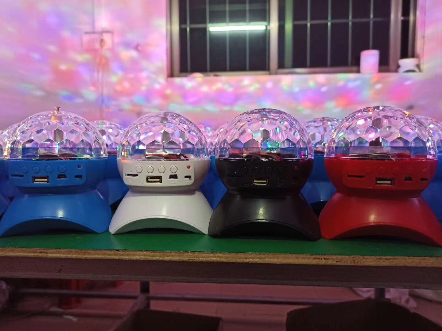 酷炫LED蓝牙旋转舞台灯细节图