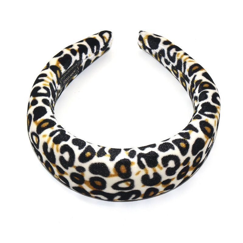 ins best-selling leopard print hair bands, European, American and Korean velvet sponge head fasteners, women's accessories manufacturer wholesale detail image 3