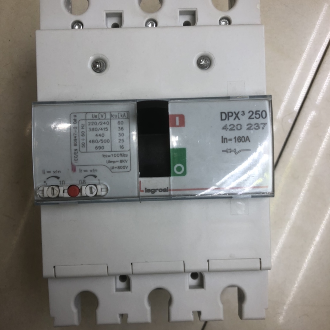 Large circuit breaker 3P