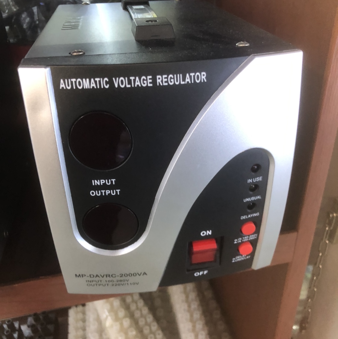 2000W稳压器100-260Ｖ