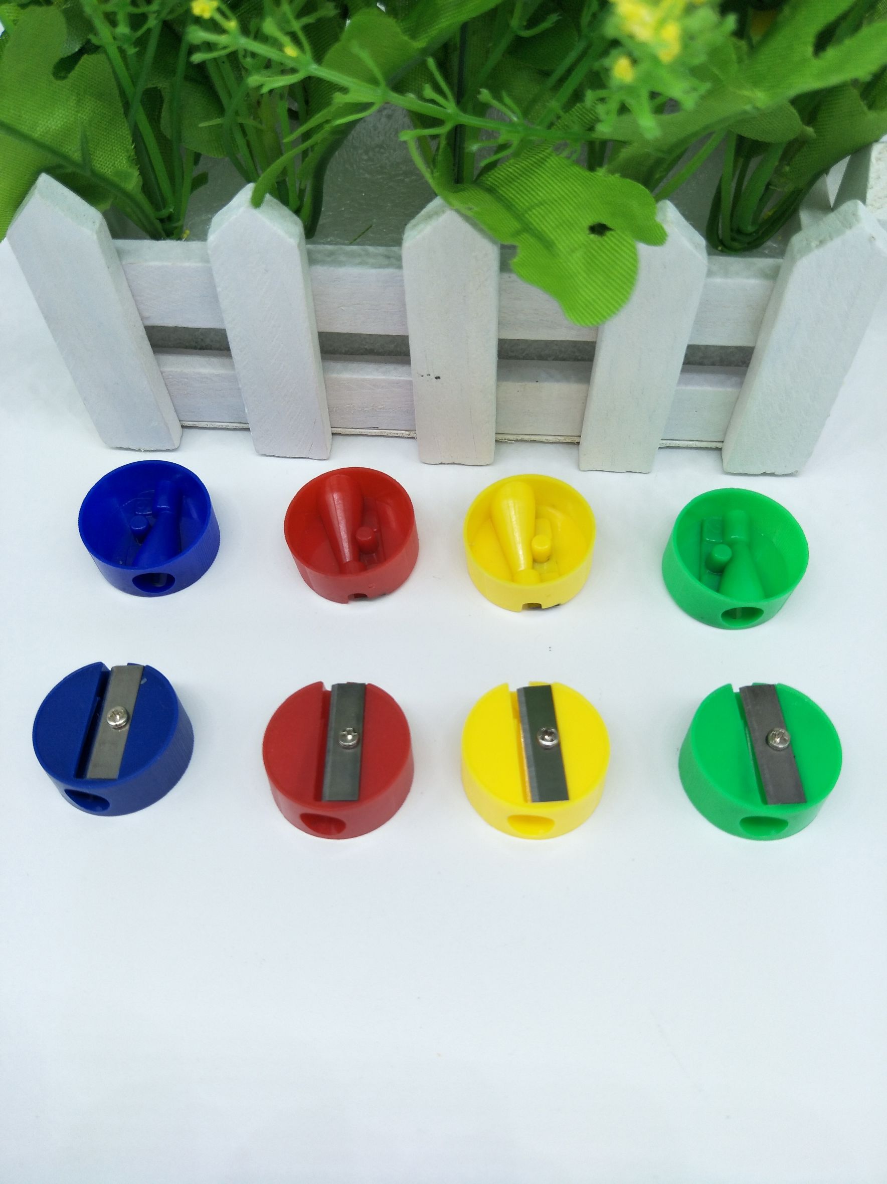 小圆型迷你卷笔刀 简单实用学生卷笔刀详情2