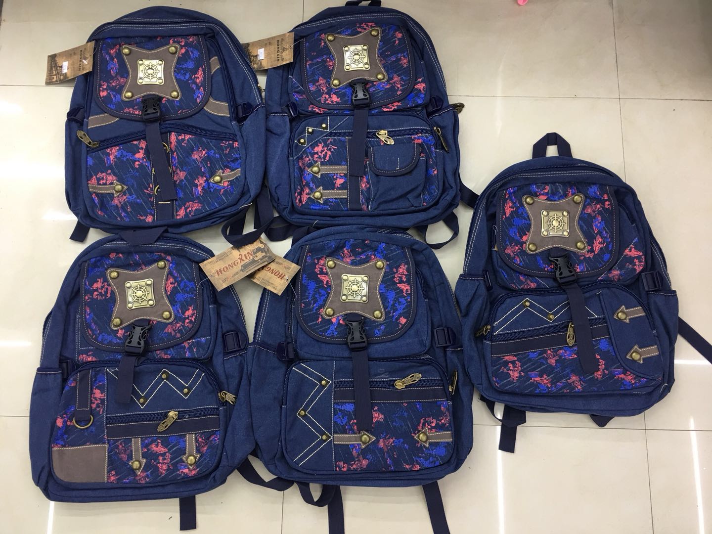Denim schoolbags, backpacks, casual bags, canvas bags for both men and women, available in all colors. Custom-made in stock detail image 1