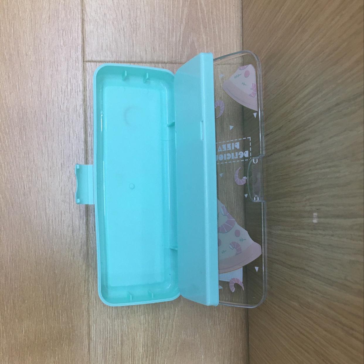 文具盒实物图