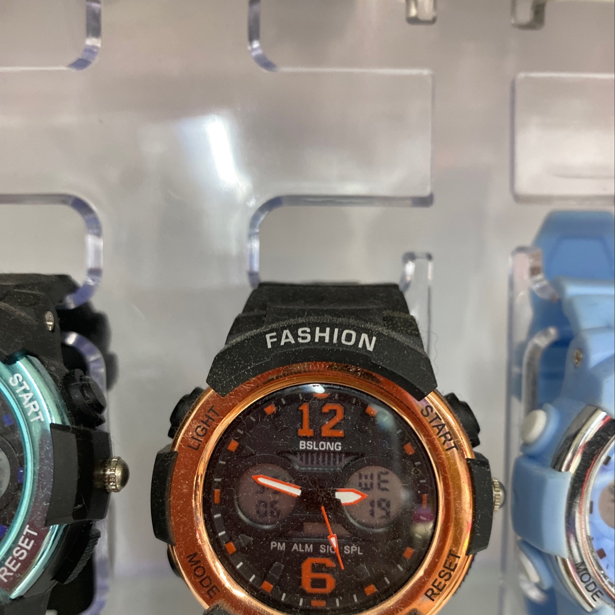 The small dial of the watch is rose gold