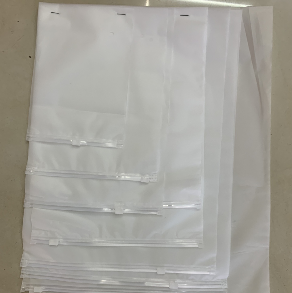 Frosted zipper bag 35*45
