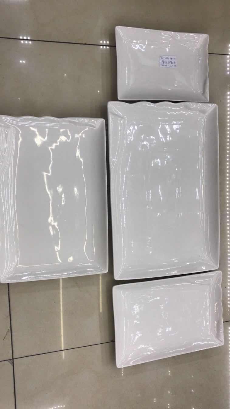 Hotel/Home 8/10/12/14 Ceramic Huarong Oblong Plate Application Scenario