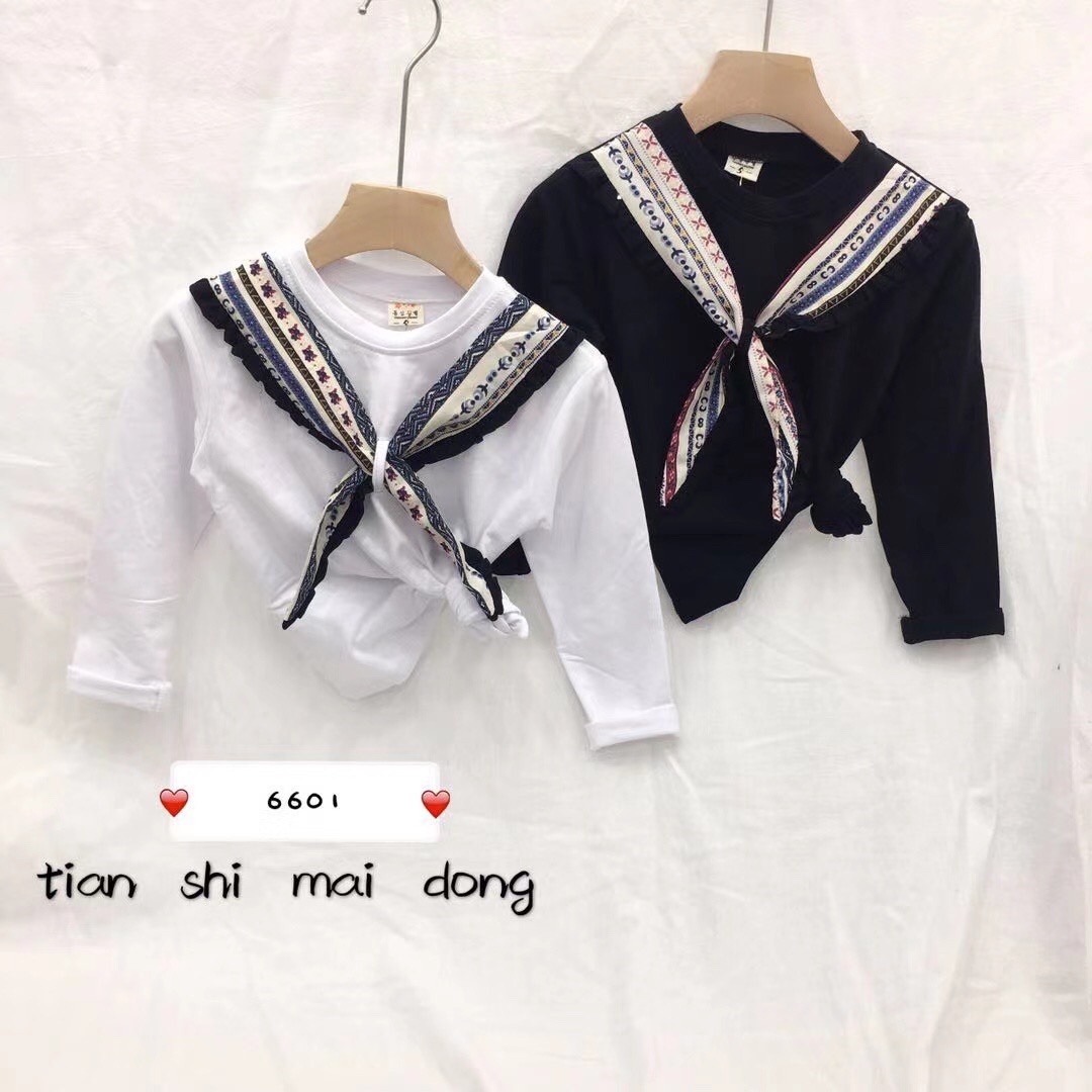 “小瑜哥”秋季新品时尚领结卫衣