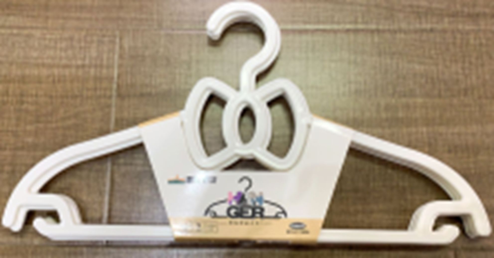 Yi Wu Hao plastic hanger LT-1024/36028 full figure