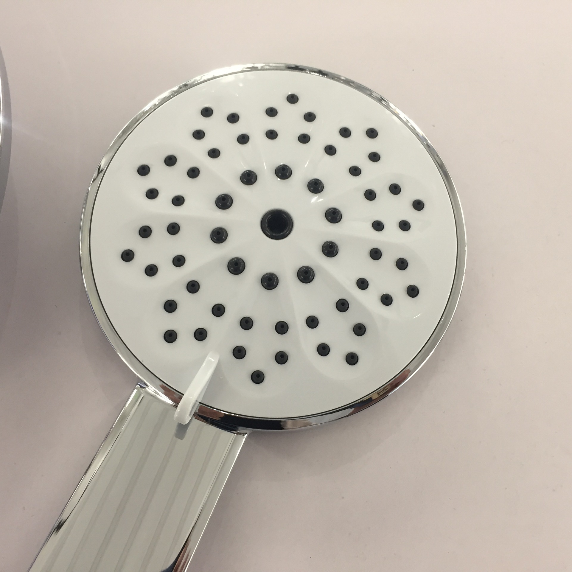 Factory wholesale stock of ABS overhead shower, large shower head, rain shower nozzle, and overhead shower set Specification image