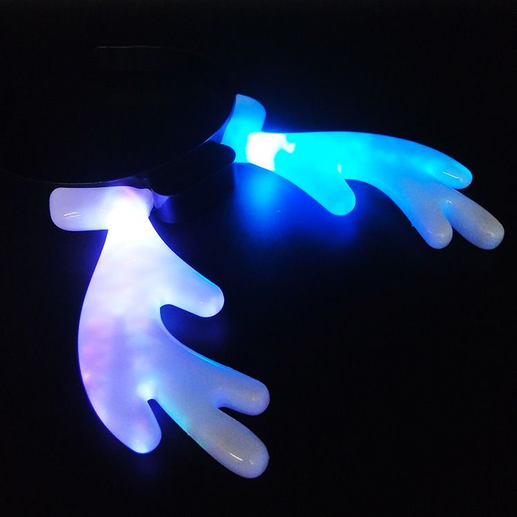 Luminous antler headbands, Christmas luminous antler headwear, Christmas children's toys, party supplies Application Scenario
