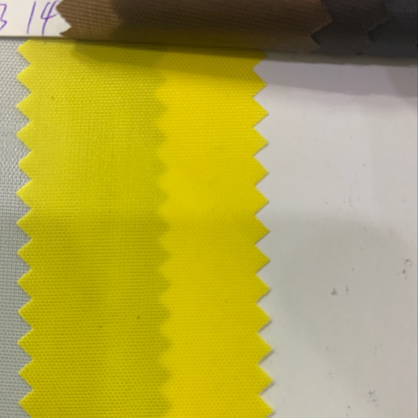 厂家直销热销新款皮革大量现货，高中低档箱包沙发鞋材面料牛津布210D 3号色2