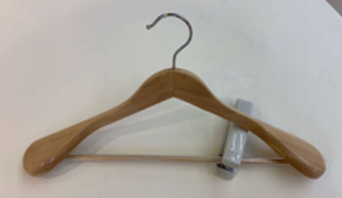 Yiwu Selection with shoulder wooden hanger 8015/36028 full figure