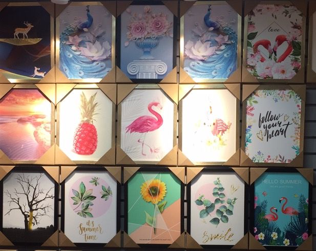 Yiwu celebrity paintings 30X40 Crystal film, glitter film, flat frame small paintings, corridor children's paintings, combination paintings