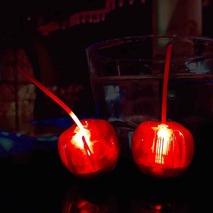 供应LED发光 仿真 樱桃冰块 酒吧气氛浪漫装饰樱桃冰块详情图1