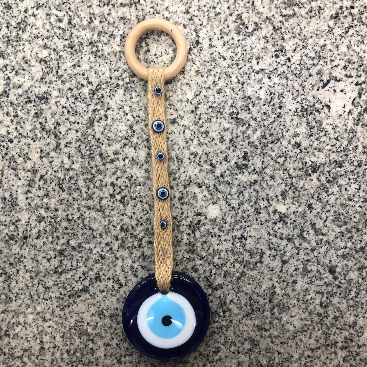 Wooden circle blue eyes thumbnail