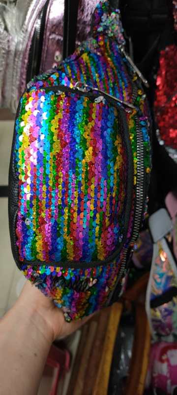 闪光腰包时尚流行图