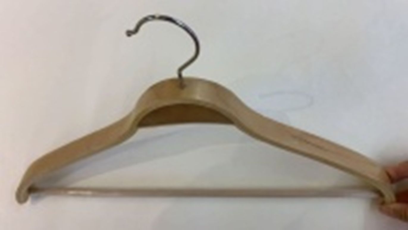 Yiwu Selection widened plywood hanger 4424 with rod /36028 full figure