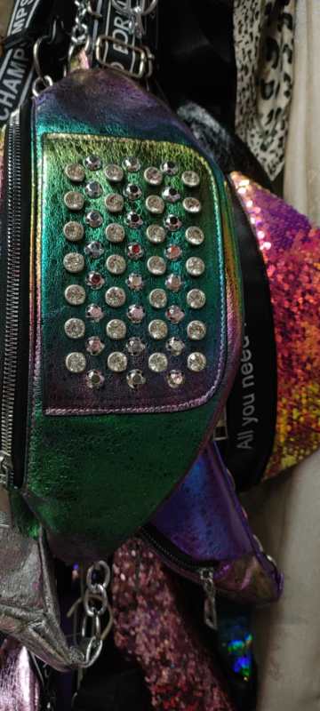 流行经典腰包实用产品图