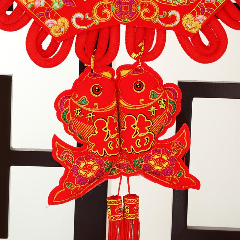 Fan-shaped printed plate hanging fish, festive wedding and festival supplies factory direct sales, sample customization, moving into a new home Application Scenario