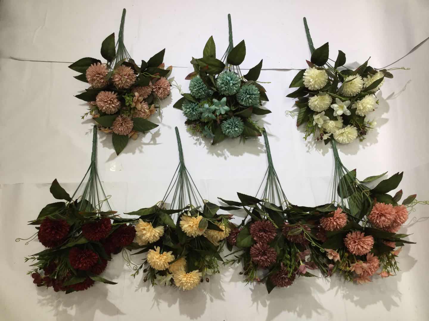 Xiange Flower Art Simulation Flower Wedding Wall Flower Arrangement Material Manufacturers Direct Plastic Green Plant Decoration 12 Head Chrysanthemum full figure