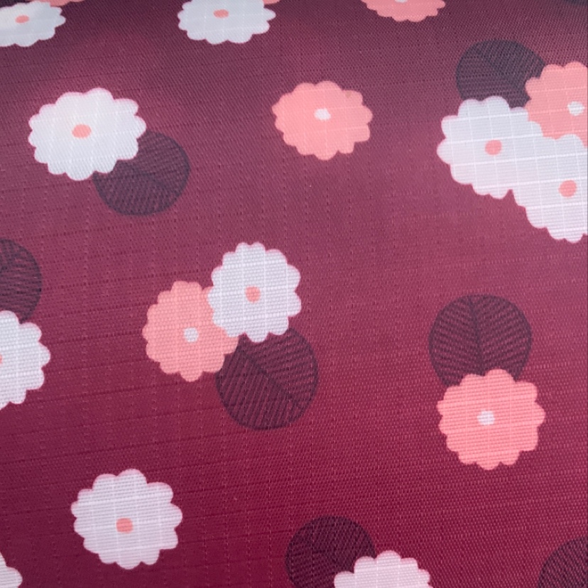 Factory direct sales of best-selling new leather products in large stock, high, medium and low-end bags, sofas, shoes, materials and fabrics, 210D Oxford cloth, flowers and leaves details Picture