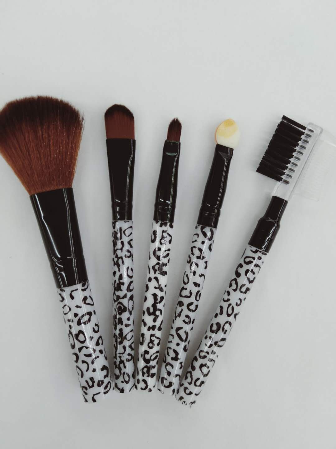 Cover brush makeup brush makeup tool paint highlighter brush lip brush eyeshadow brush