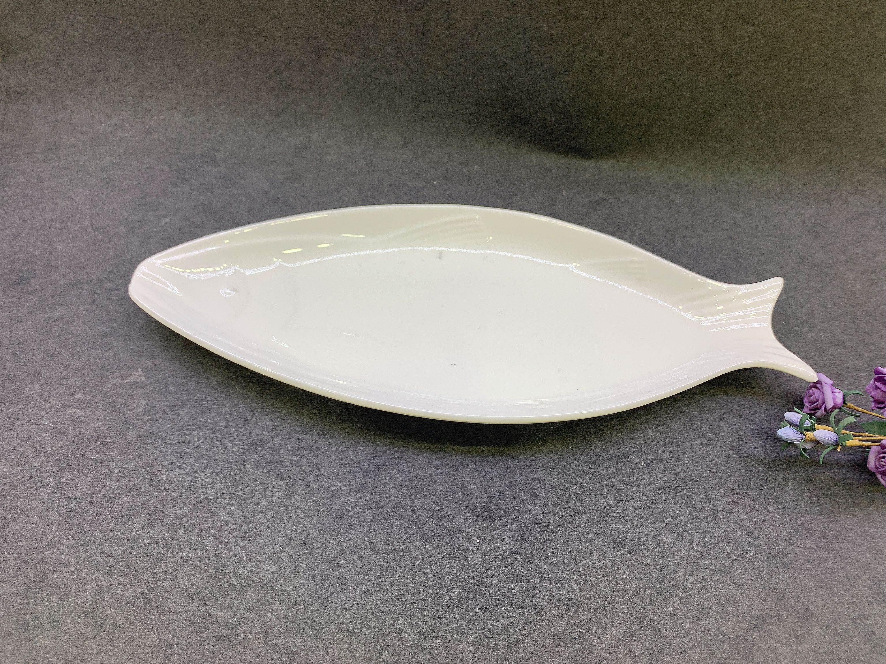 白色简约16寸珍珠鱼盘  餐盘详情图1