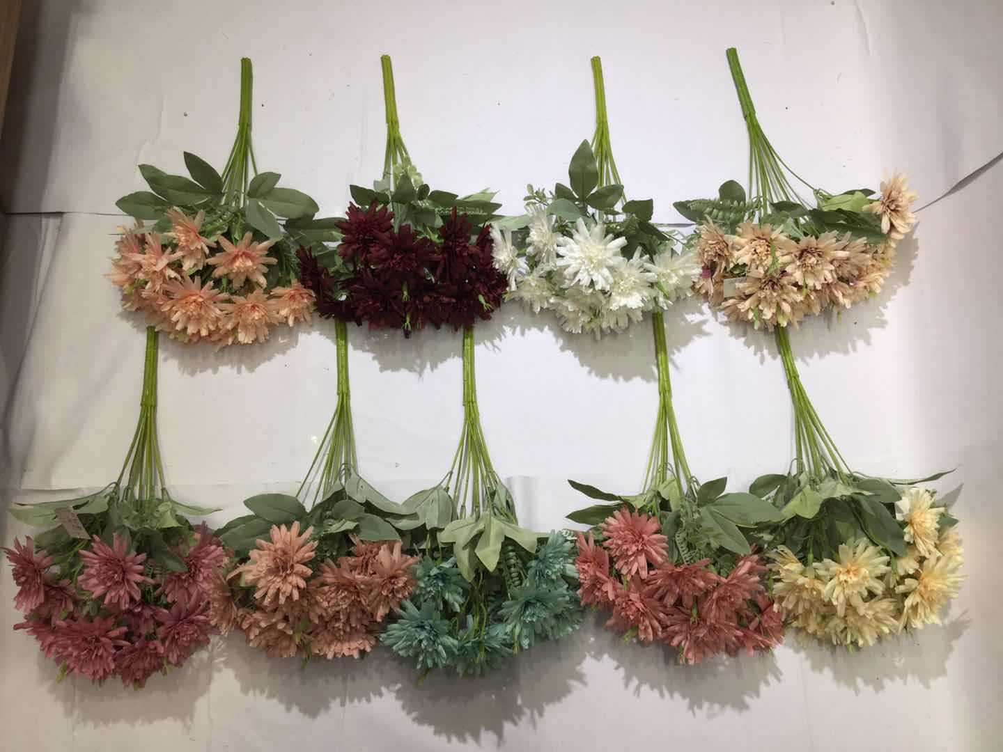 Xiange Flower Art Simulation Flower Wedding Wall Flower Collocation Manufacturers Direct Plastic Green Plant Decoration 18 Thin Chrysanthemum full figure