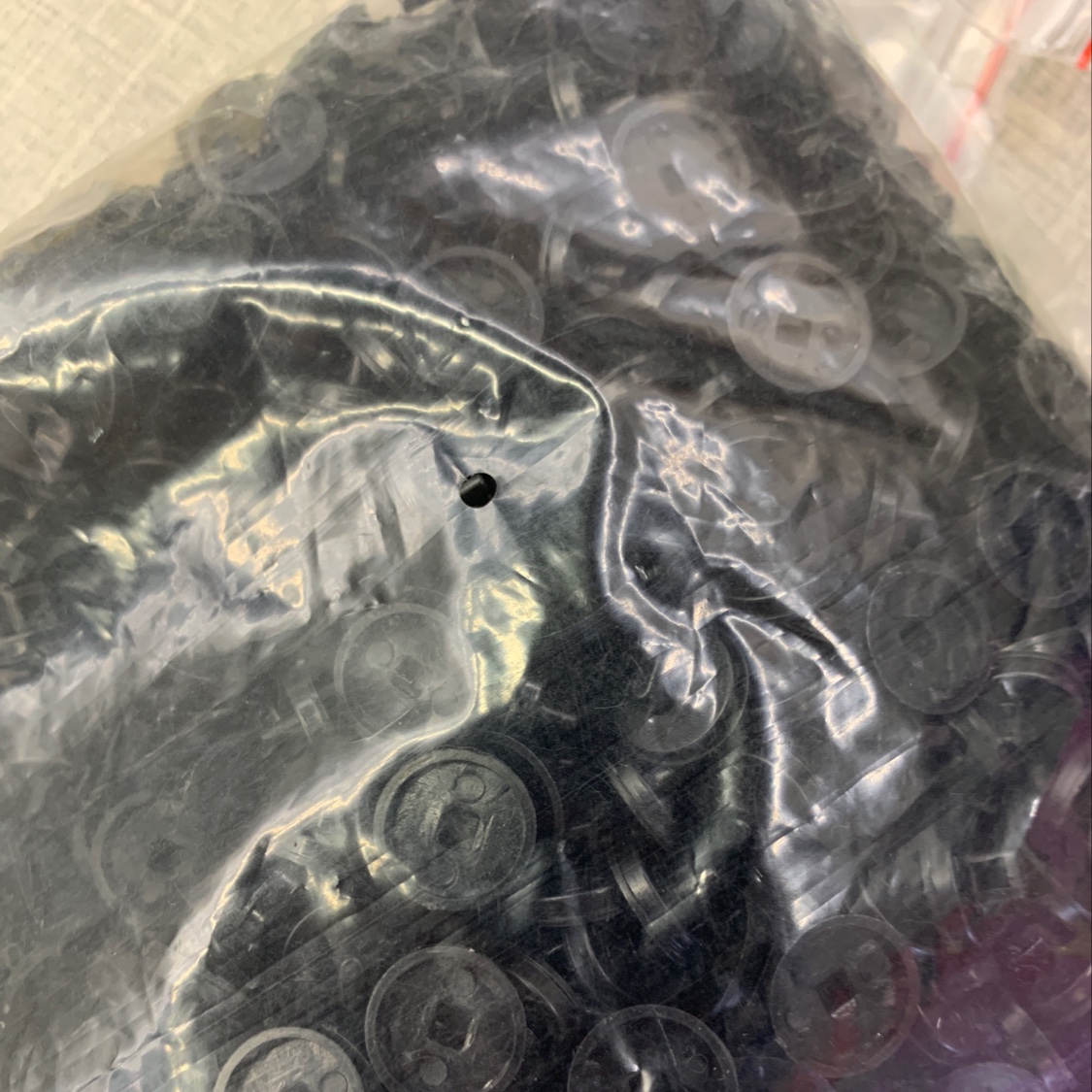 黑色扣子圆形简约纽扣服装包箱配饰厂家直销