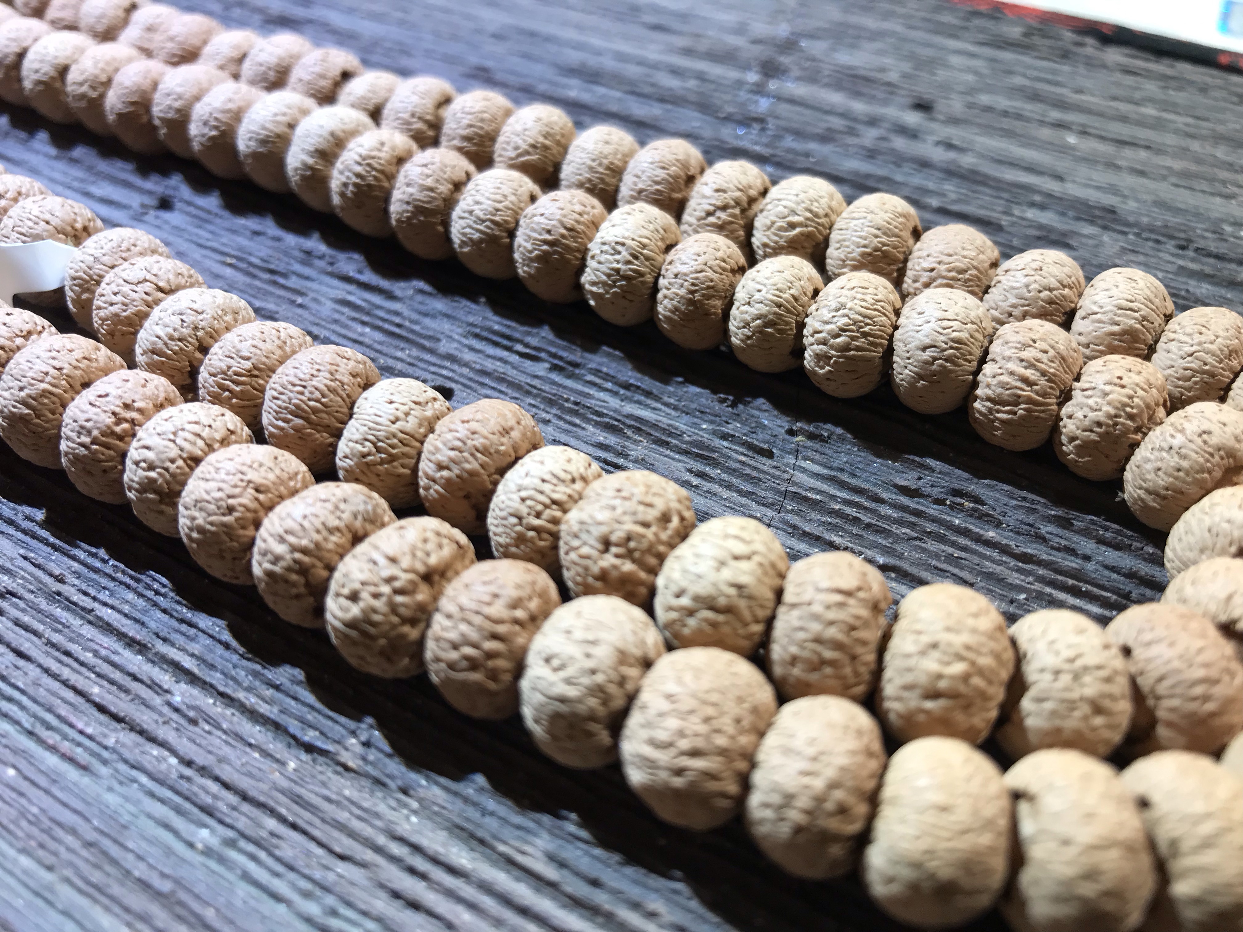 "Wu Mei" : A full bag of fine-grained wild lotus Bodhi beads Specification image