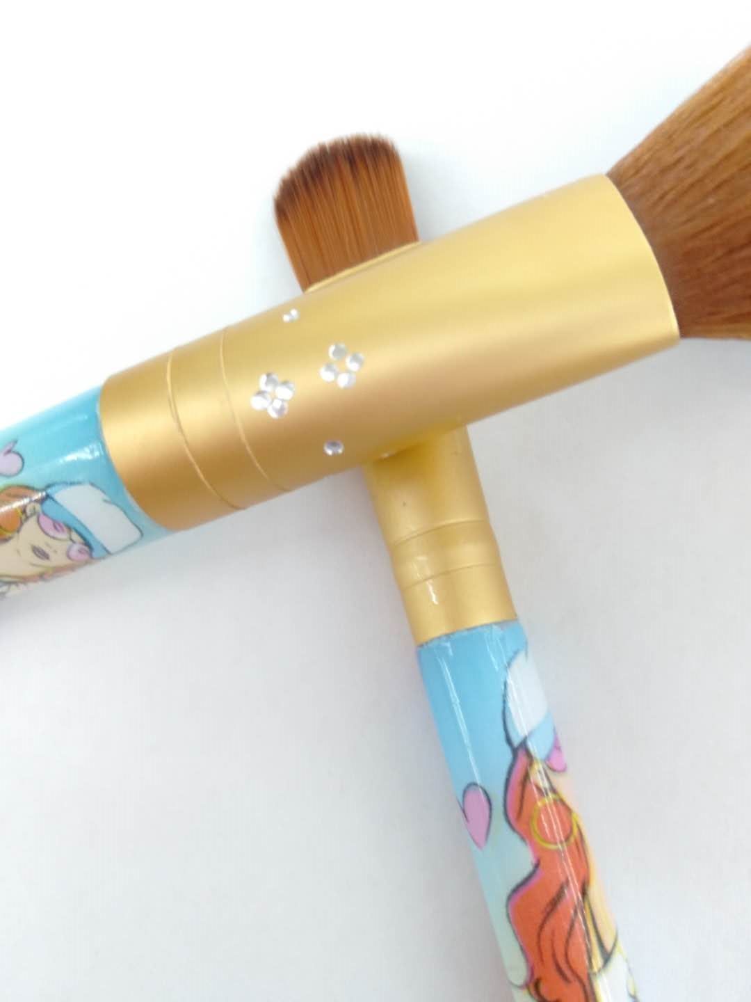 Direct sales from the manufacturer of makeup brushes, eyeshadow brushes, lip brushes and loose powder brushes. Customized makeup brushes based on samples Specification image