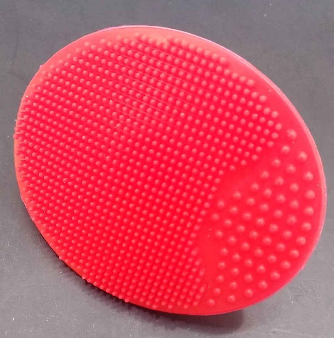Small facial cleansing brush bags, 65-50-25t in red detail image 2