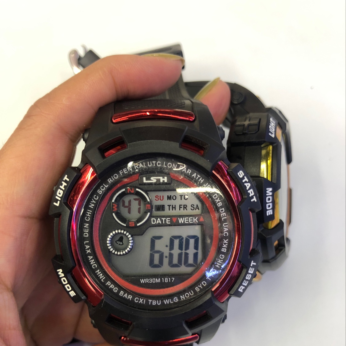 Fashion leisure sports watch thumbnail