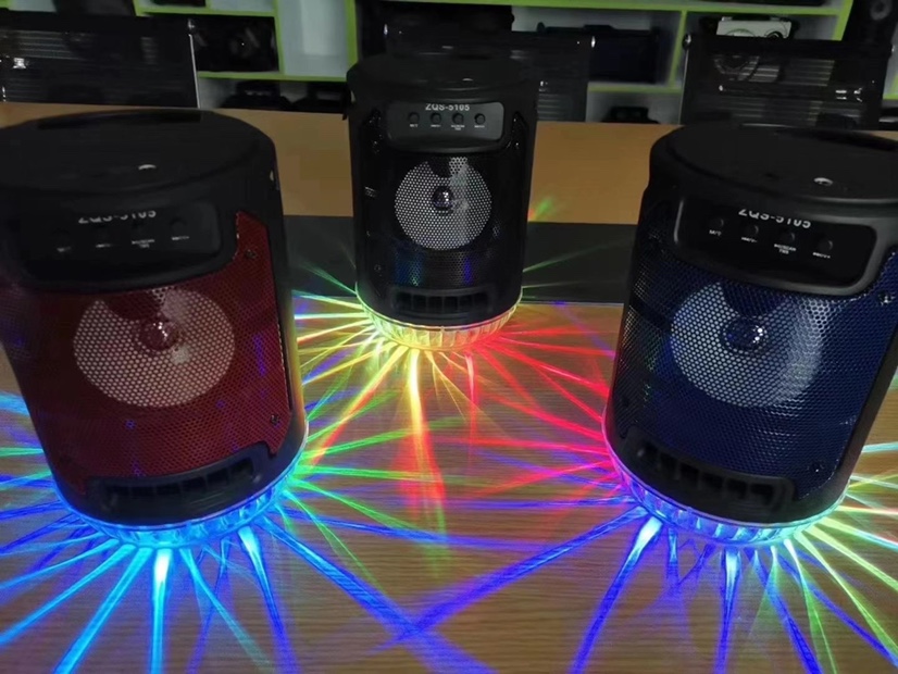 ZQS-5105 Bluetooth speaker, Bluetooth speaker, stage light speaker, bottom stage light! 5 inches