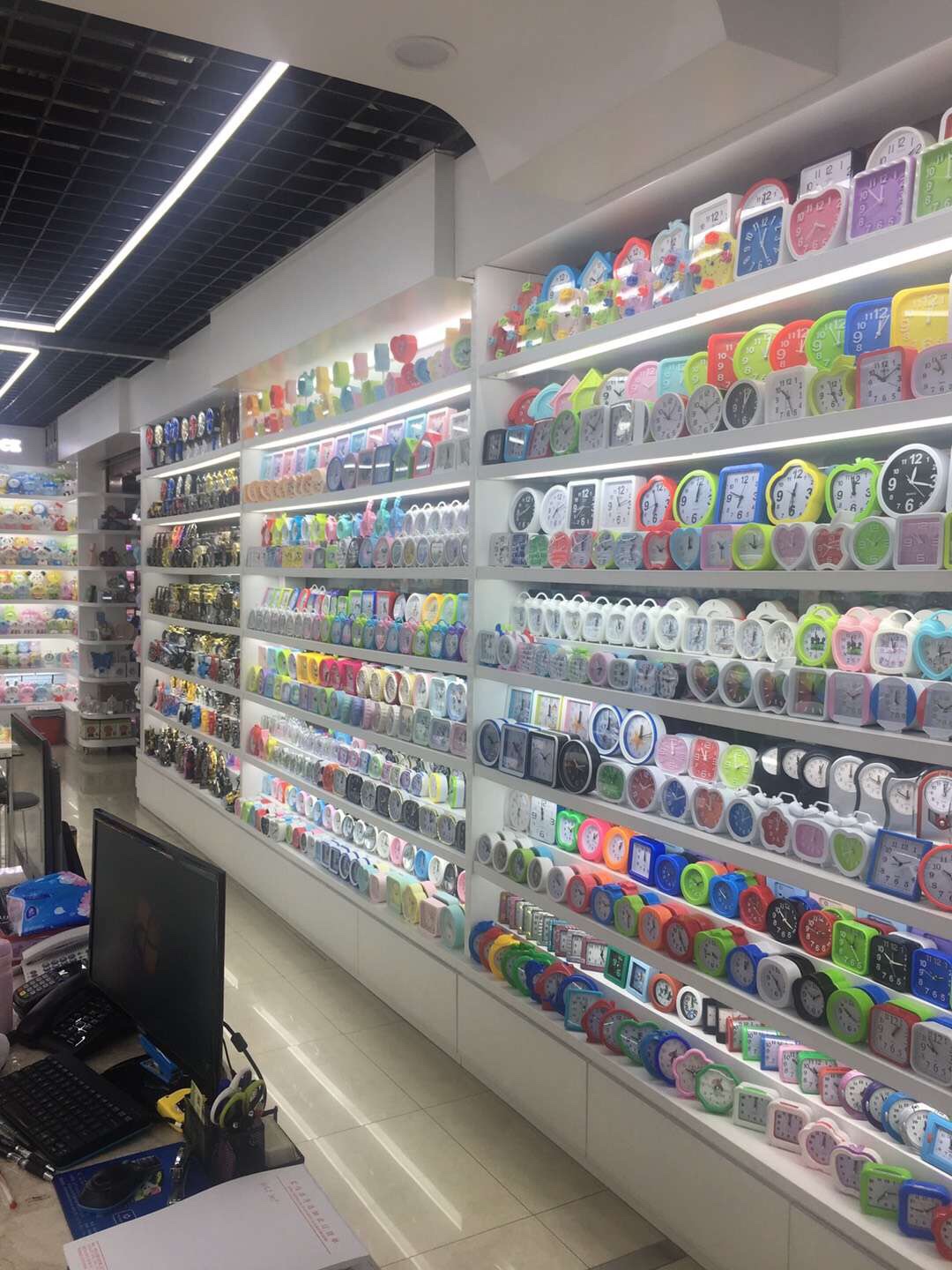 Yiwu Shengda Watch Shop describe pic - 3