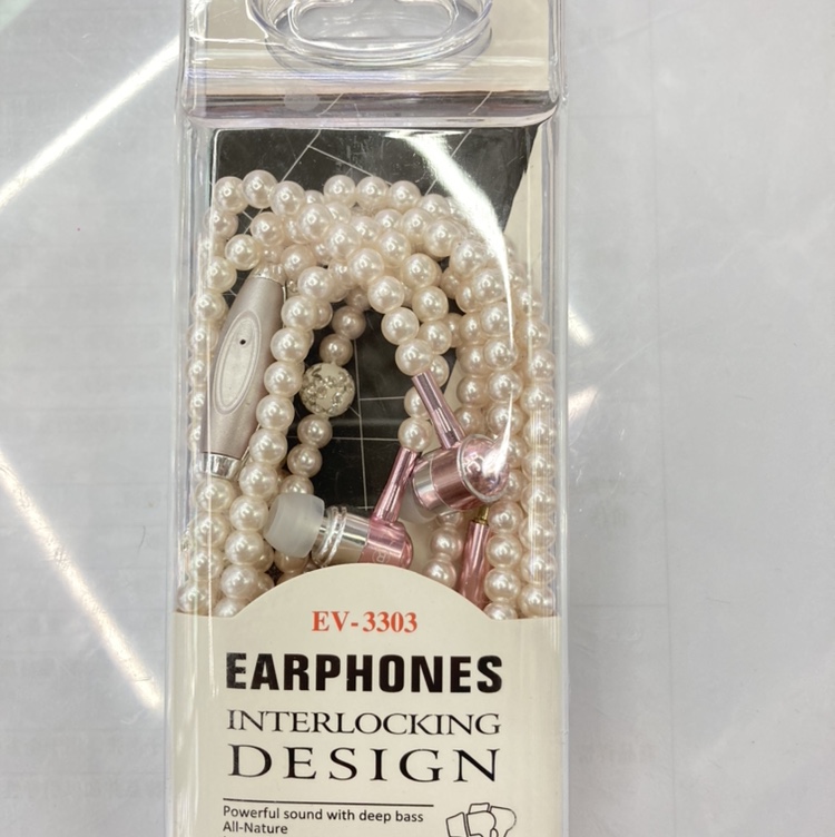 Innovative and personalized bead headphones in pink