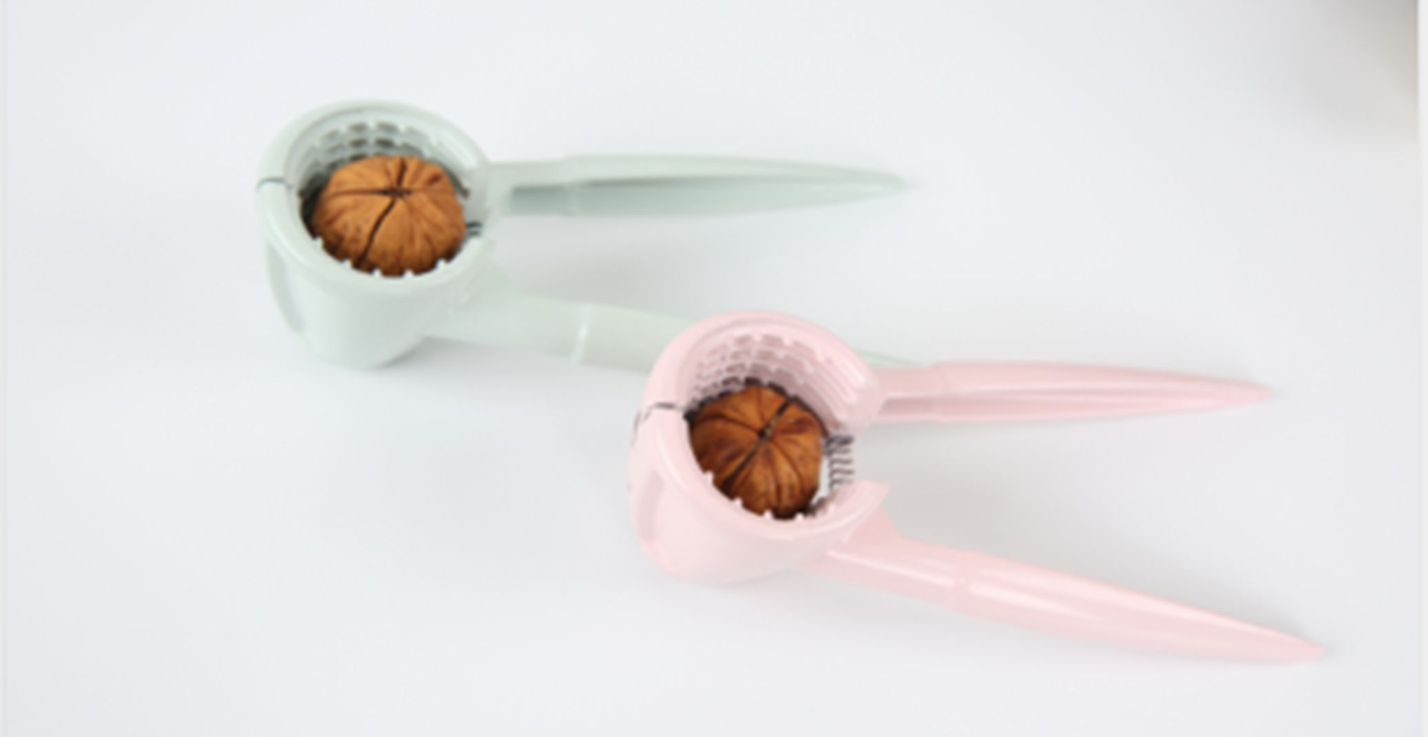 Yiwu good walnut clip DM-640#/TZ