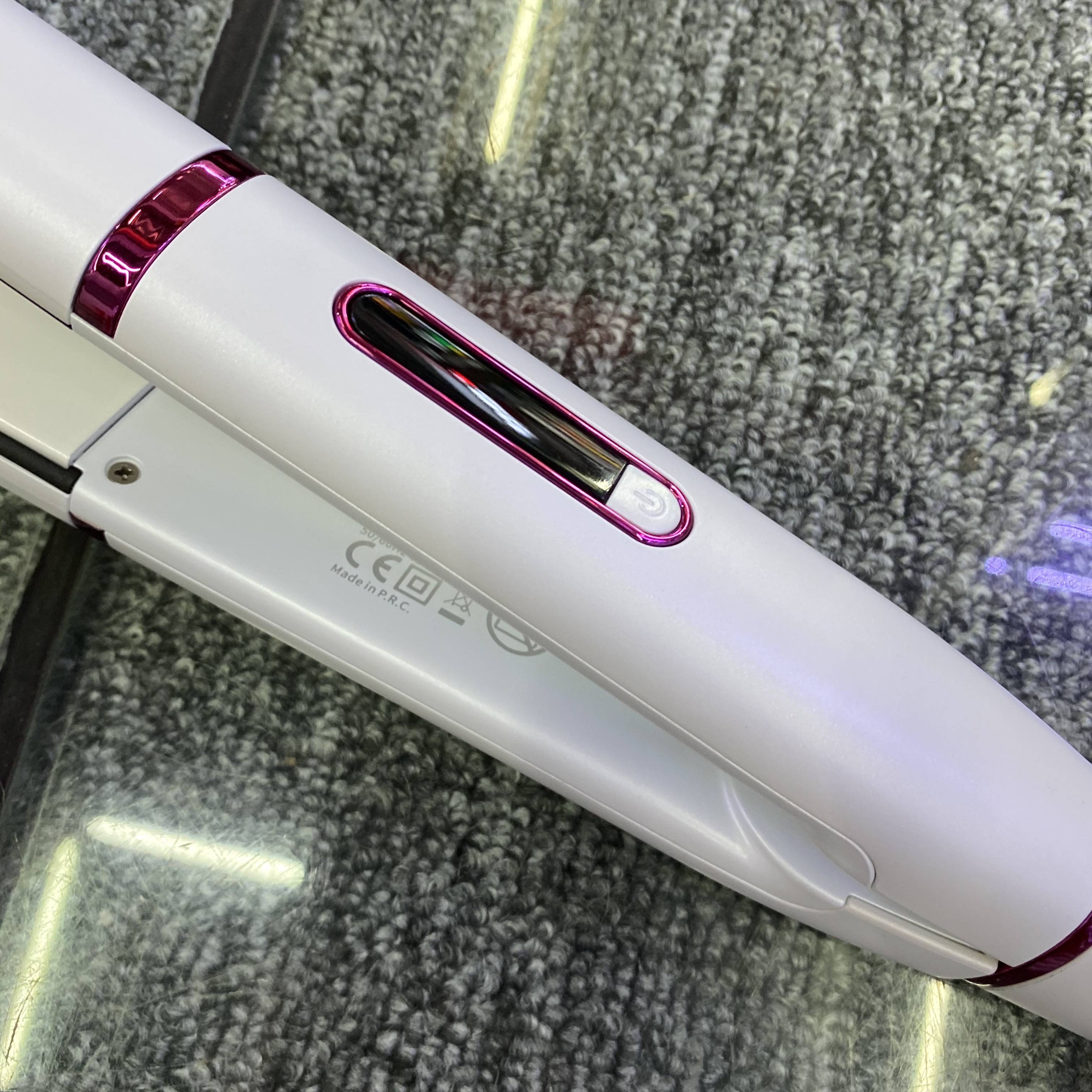 The adjustable temperature range of the Rozia lady's straight plate holder shows HR790S Specification image